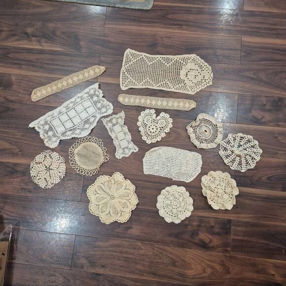 Crochet, 14 Vintage Vintage Medium Ivory, Cream Ecru Cotton Doilies, Handmade - Picture 1 of 7